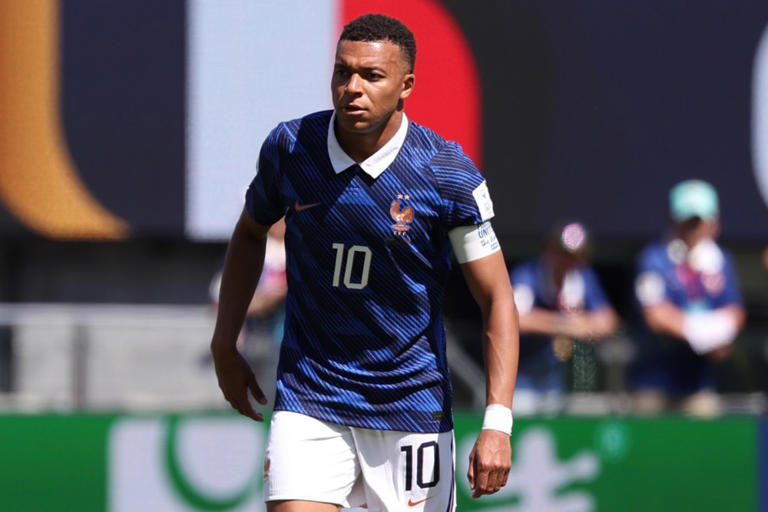Mbappe Murka, Sebut Senator Paraguay Tak Layak Duduki Jabatan Publik